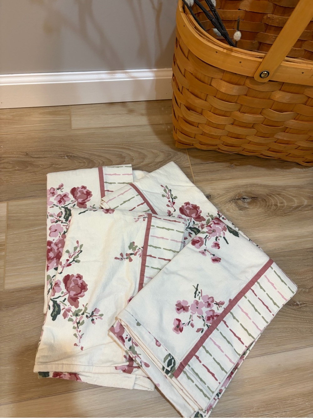 4 standard size flannel pillowcases